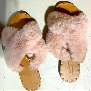 Pink fluffy flat sandals